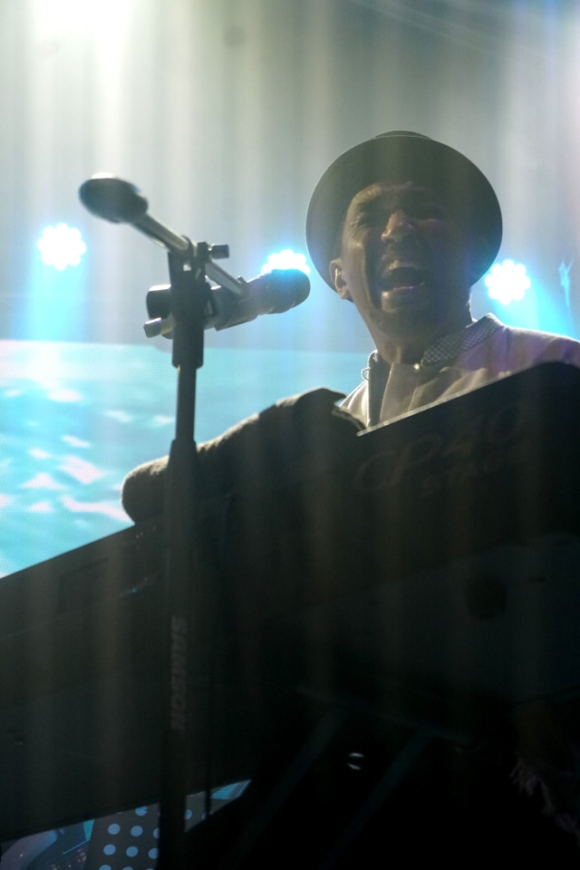 Glenn Fredly & Intimate Konser di M Bloc Live House, Jakarta, pada Kamis (14/11). Foto: Iqbal Firdaus/kumparan