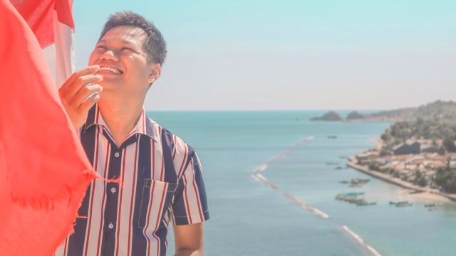 Saat berada di Mercusuar Pelabuhan Ba'a, Pulau Rote, dan melihat indahnya landscape rote - Dok. Riyardiarisman