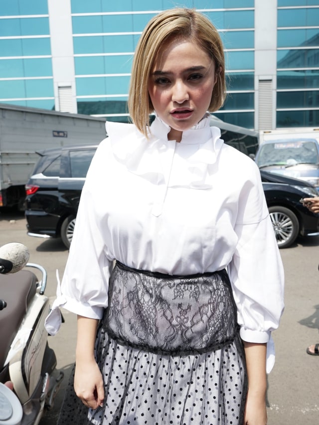 Artis Marshanda saat ditemui dikawasan Tendean, Jakarta, Jumat, (15/11). 