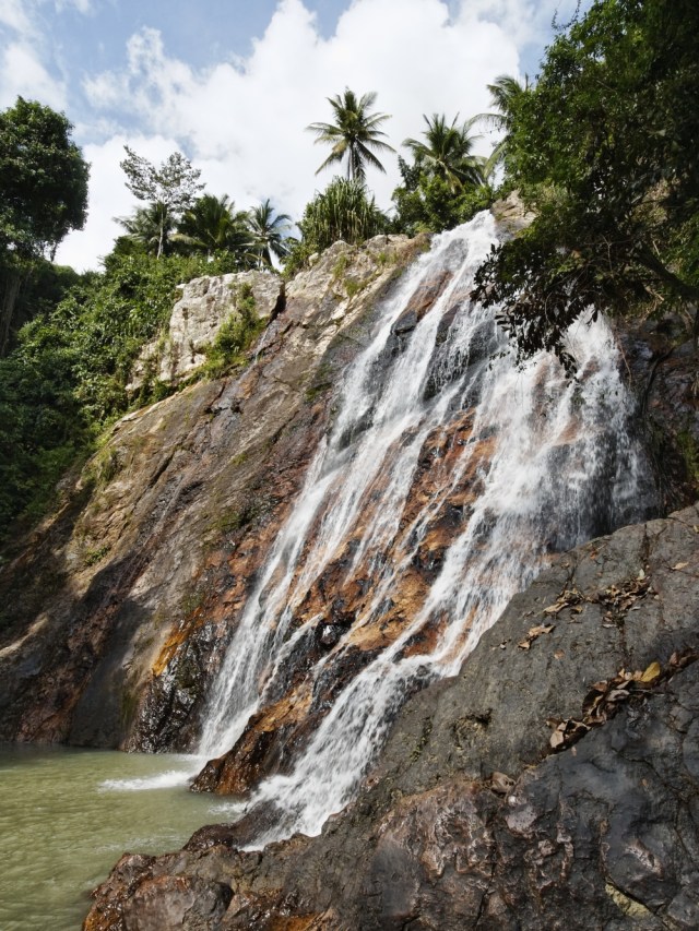 Air Terjun Na Muang di Thailand. Foto: Shutter Stock