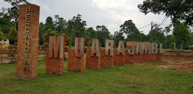 Plank nama muara jambi.