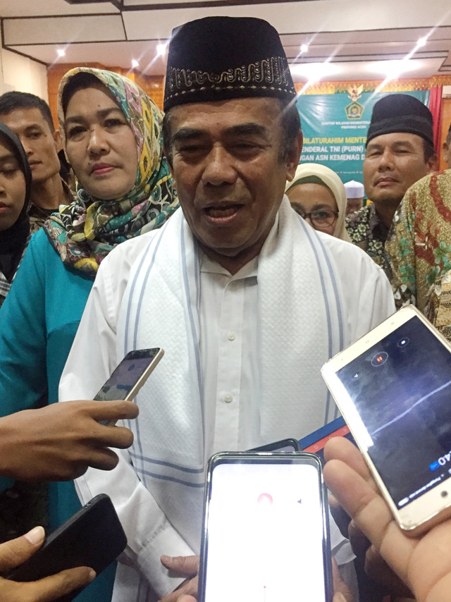 Menteri Agama RI Fachrul Razi saat hadiri pertemuan silaturahmi dengan Aparatur Sipil Negara (ASN) Kementerian Agama dan Ulama Aceh, Aceh, Minggu (17/11). Foto: Zuhri Noviandi/kumparan