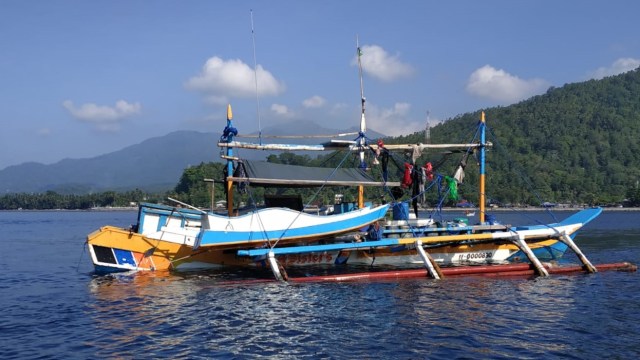 Kapal Hiu 015 tangkap 1 kapal illegal fishing asal Filipina di Laut Sulawesi. Foto: Dok: PSDKP KKP