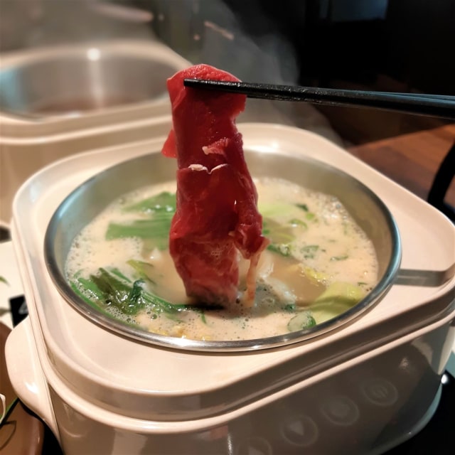 Makanan Shabu Hachi Satria Mandala, Gatot Subroto Foto: Azalia Amadea/kumparan
