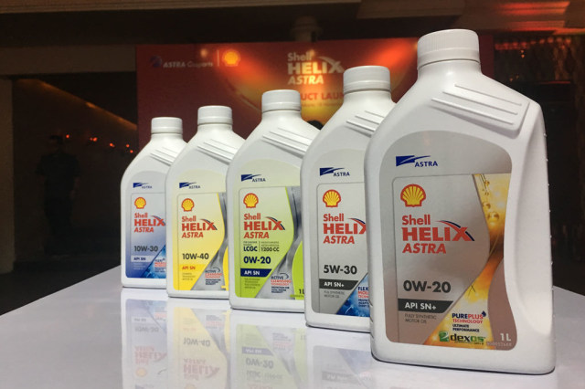 Pelumas mesin mobil Shell Helix Astra Foto: dok. Istimewa