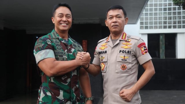 KSAD Andika Perkasa (kiri) dan Kapolri Idham Azis. Foto: Mirsan Simamora/kumparan 