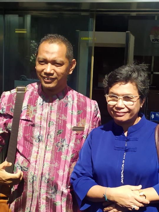 Dua komisioner KPK terpilih Nurul Ghufron dan Lili Pintauli Siregar menyambangi gedung Merah Putih KPK, Kuningan, Jakarta Selatan, Selasa (19/11). Foto: Maulana Ramadhan/kumparan