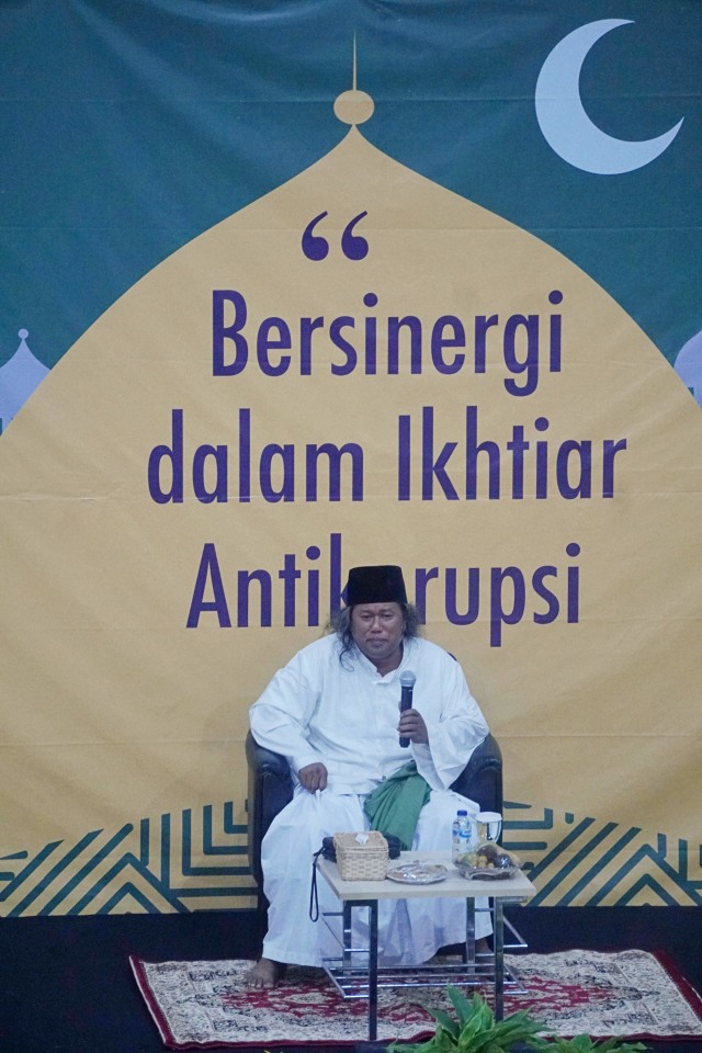 KH. Ahmad Muwafiq (Gus Muwafiq) saat Silaturahmi Kebangsaan dan Doa Bersama untuk Negeri di Gedung Merah Putih KPK. 
 Foto: Irfan Adi Saputra/kumparan
