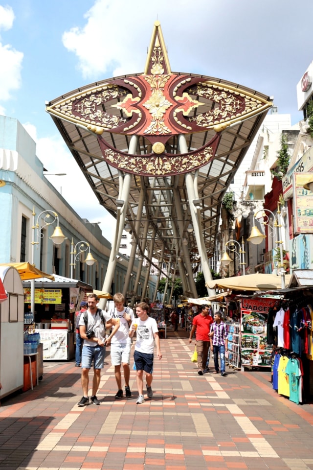 Wisatawan mengunjungi Central Market, Kuala Lumpur, Malaysia. Foto: Jamal Ramadhan/kumparan