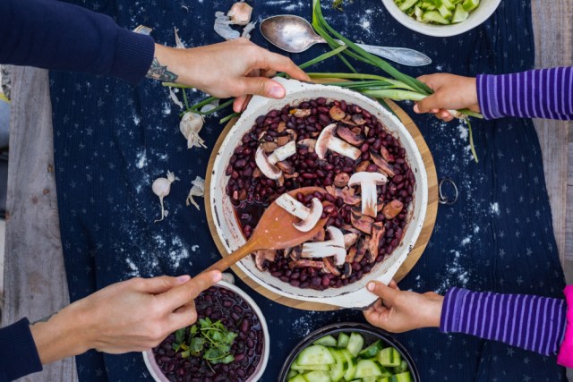 Pola makan vegan bagi anak Foto: Shutter Stock