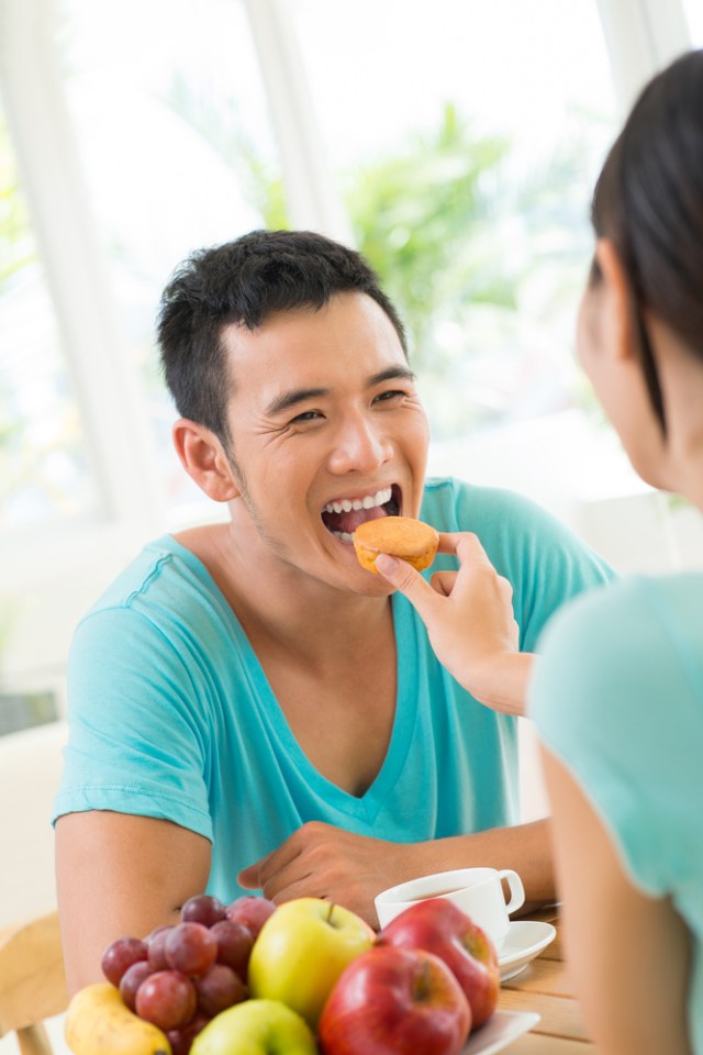 Ilustrasi Ayah Makan  Foto: Shutterstock