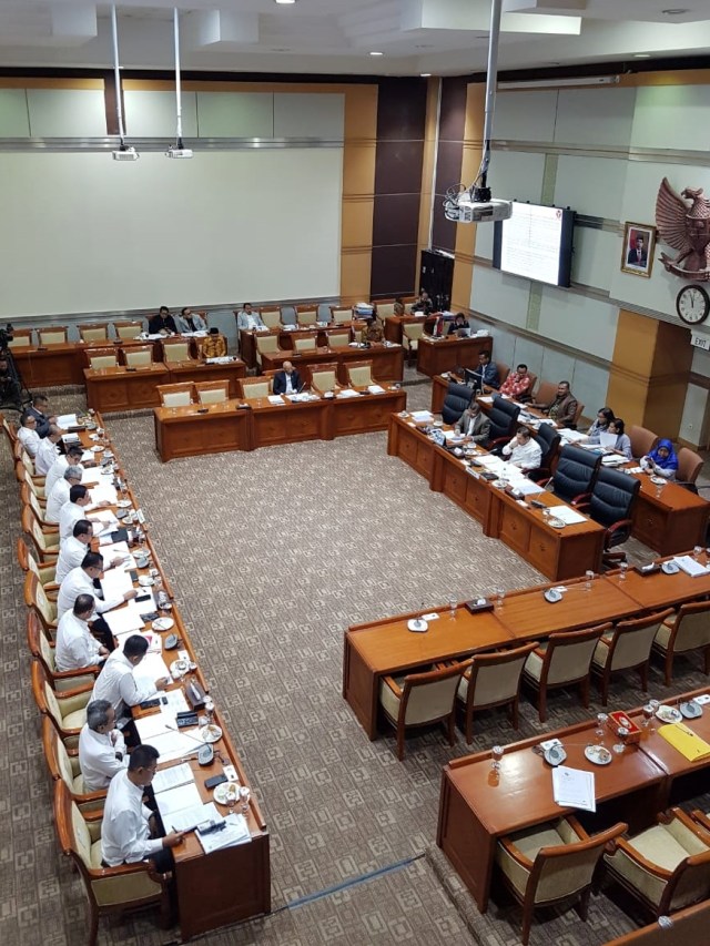 Kepala BNPT Suhardi rapat dengan Komisi III DPR, Kamis (21/11/2019). Foto: Efira Tamara/kumparan
