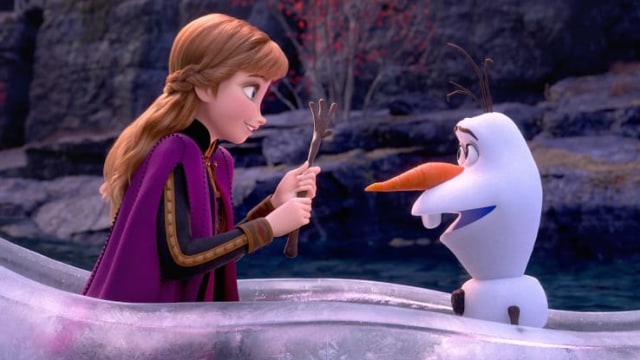 Anna dan Olaf di Film Frozen 2 Foto: Disney