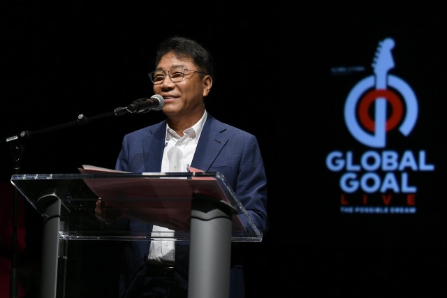 Lee Soo Man siap menggelar konser amal Global Goal Live: The Possible Dream. Foto: SM Entertainment