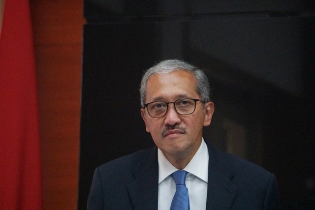 Deputi Gubernur BI Dody Budi Waluyo memberikan keterangan pers di Gedung Bank Indonesia, Jakarta, Kamis (21/11). Foto: Fanny Kusumawardhani/kumparan