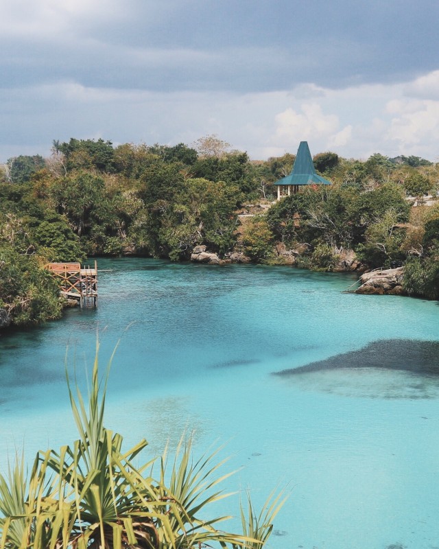 Danau Weekuri, NTT. Airnya jernih, cantik sekali. Sjhadoe.