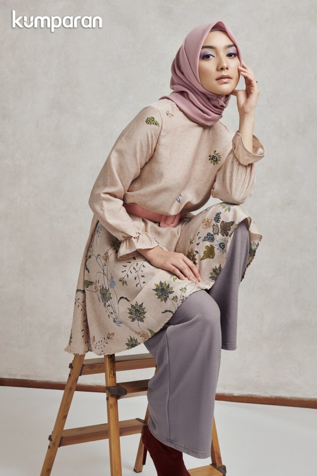 Citra Kirana untuk program Women on Top kumparanWOMAN. Fotografer: Yessica Riany, Stylist: Anantama Putra, Makeup: Obby Farhobi, Busana: Elzatta Hijab.
