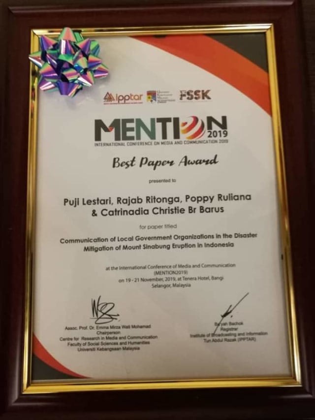 Penghargaan Best Paper Award yang berhasil diraih oleh salah satu dosen UPNVY. Foto: Istimewa.