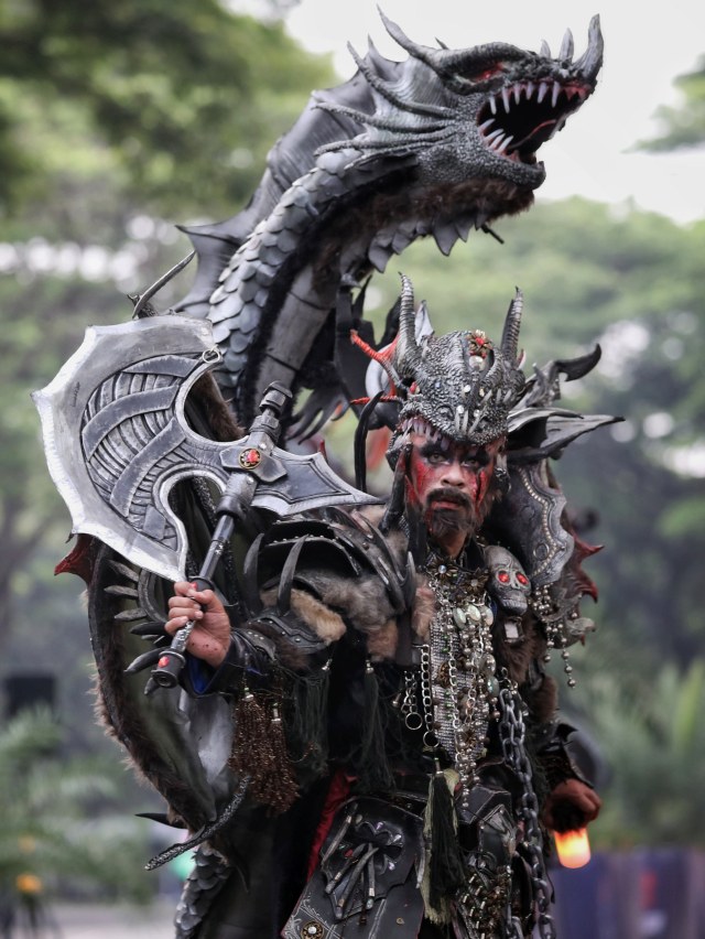 Parade busana Jember Fashion Carnaval dalam Lippo Village Festival, di Lippo Village Karawaci. Foto: Jamal Ramadhan/kumparan 