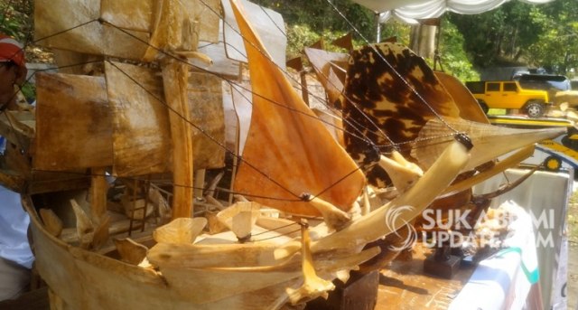 Kapal Pinisi dari tulang ikan karya Warga Palabuhanratu | Sumber Foto:NANDI