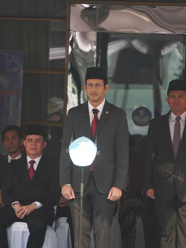 Mendikbud Nadiem Makarim menghadiri peringatan Hari Guru di Kemendikbud, Jakarta, Senin (25/11).  Foto: Irfan Adi Saputra/kumparan 