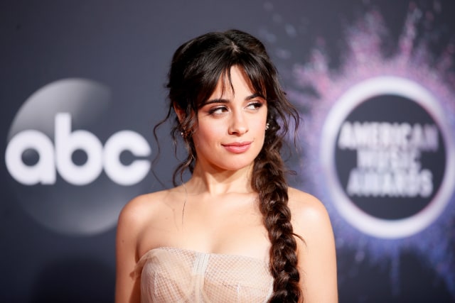 Camila Cabello di acara American Music Awards 2019, Los Angeles, California, AS. Foto: REUTERS/Danny Moloshok