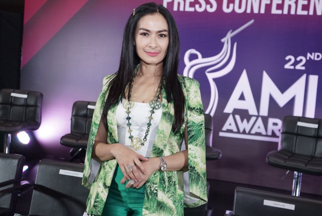 Penyanyi dangdut Iis Dahlia saat hadir di konferensi pers AMI Award 2019 di kawasan Kebon Jeruk, Jakarta, Senin, (25/11/2019). Foto: Dok. Ronny