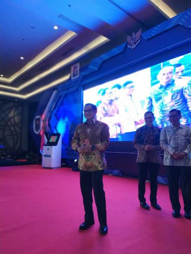 Mendagri Tito Karnavian meresmikan peluncuran mesin Anjungan Dukcapil Mandiri (ADM). Foto: Maulana Ramadhan/kumparan