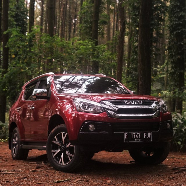 Isuzu MU-X i-Series Foto: Muhammad Ikbal/kumparan
