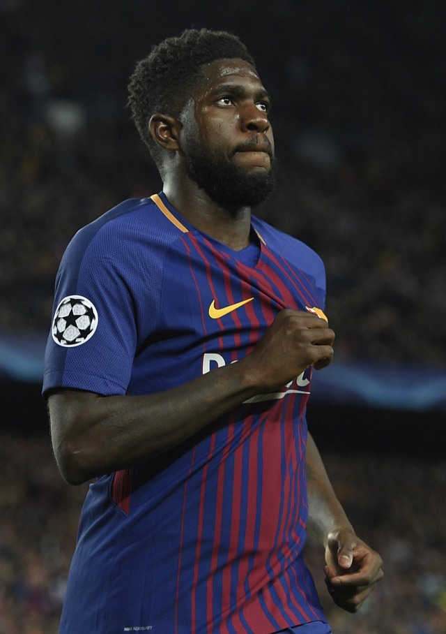 Samuel Umtiti yang kini terlempar ke bangku cadangan Barcelona. Foto: LLUIS GENE / AFP