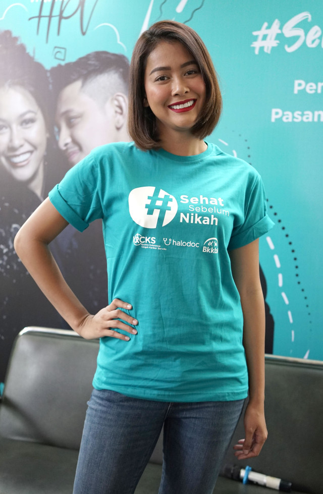 Kasih kejutan ke Syamsir Alam, Bunga Jelitha umumkan hamil anak kedua. Foto: Ronny