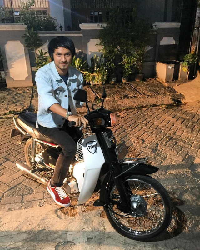 Yosua Putra, sosok Budi Setiawan dalam iklan trader Binomo. (Foto: Instagram @yosuaptr)