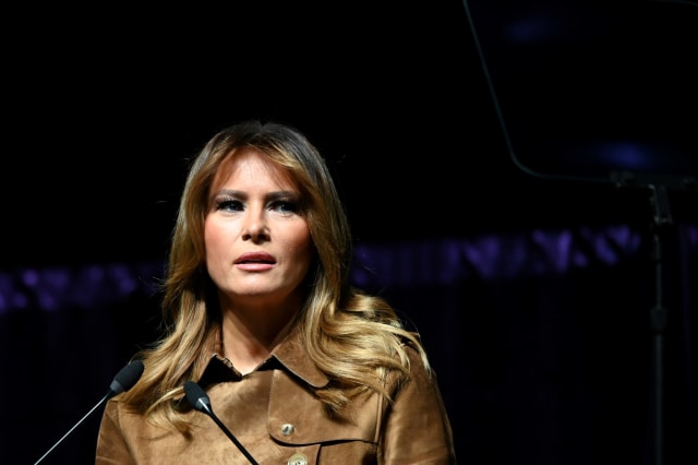 Ibu negara Amerika Serikat, Melania Trump, menghadiri KTT kaum muda tentang kesadaran opioid di Pusat Acara UMBC di Baltimore, Maryland, Amerika Serikat. Foto: REUTERS / Erin Scott