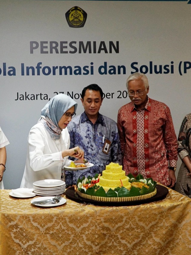 Plt Dirut PLN Sripeni Inten Cahyani saat meresmikan Pusat Pengelola Informasi dan Solusi (P2IS) di kantor PLN Pusat, Jakarta (27/11/2019). Foto: Jamal Ramadhan/kumparan