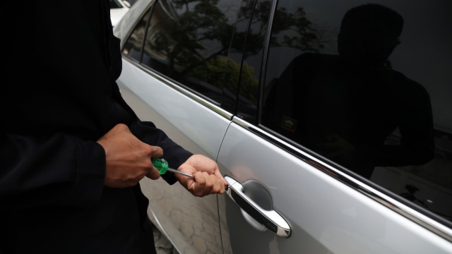Ilustrasi pencurian mobil. Foto: Faisal Rahman/kumparan