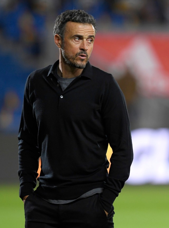 Luis Enrique Martinez mendampingi Spanyol pada laga melawan Bosnia-Herzegovina. Foto: AFP/Lluis Gene