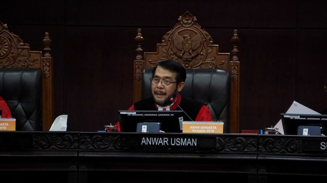 Ketua Mahkamah Konstitusi (MK) Anwar Usman saat sidang putusan di Mahkamah Konstitusi, Jakarta. Foto: Irfan Adi Saputra/kumparan