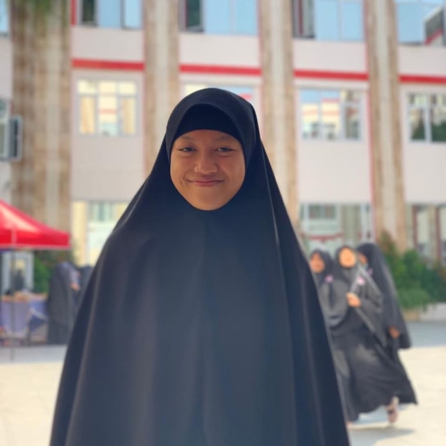 Anak sulung Nikita Mirzani, Laura Meizani Nasseru Asry atau akrab disapa Lolly. (Foto: Instagram @nikitamirzanimawardi_17)