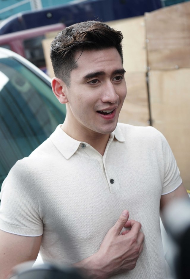 Artis Verrell Bramasta saat hadir ditemui dikawasan Tendean, Jakarta, Kamis, (28/11).  Foto: Ronny 