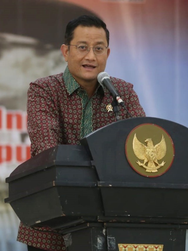 Mensos Juliari Batubara memberikan sambutan saat Kongres  XXI Kemaritiman Gerakan Mahasiswa Nasional Indonesia (GMNI), di Ambon, Kamis (28/11).  Foto: Dok. Kemensos