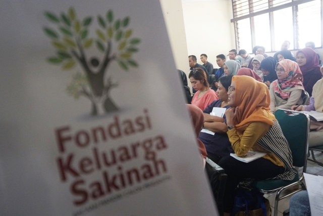 Calon pengantin mengikuti bimbingan perkawinan di Kantor Urusan Agama (KUA) Pasar Minggu, Jakarta Selatan. Foto: Fanny Kusumawardhani/kumparan