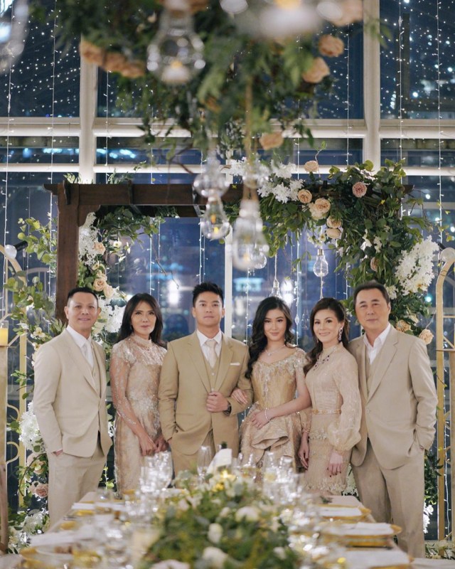 Boy William resmi melamar sang kekasih, Karen Vendela. 
 Foto: Instagram/@nominapics
