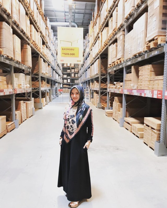 Benazir Endang, Istri kedua Limbad. Foto: Instagram/@benazir120912