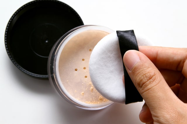 Ilustrasi Bedak Tabur Foto: Shutterstock/Taffpixture