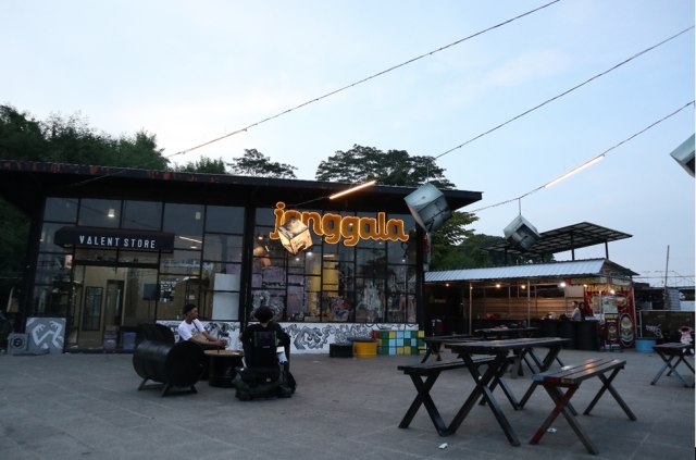 Jenggala, sebuah community hub di Samarinda yang menjadi wadah bagi anak muda untuk berkarya | Photo by Karja/Nadya