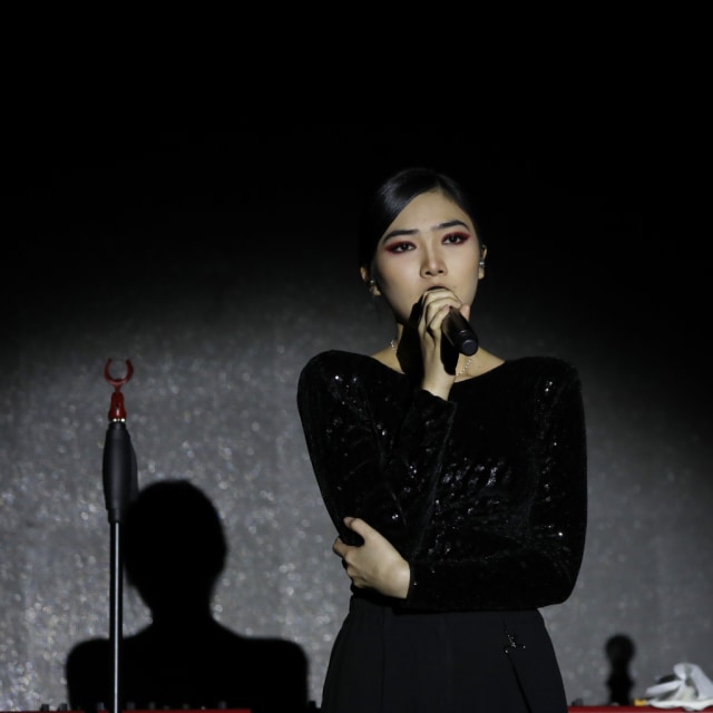 Lexicon Intinmate Showcase Isyana Saravati Foto: Fanny Kusumawardhani/kumparan