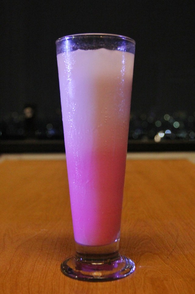 Minuman di Tamelo atap kafe di Margonda, Depok, Jumat (29/10).  Foto: Irfan Adi Saputra/kumparan 