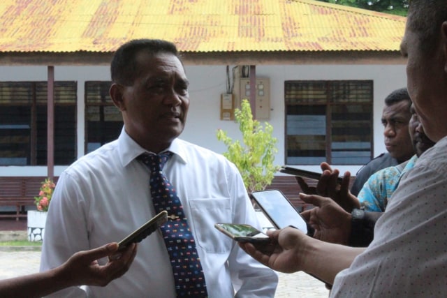 Bupati Kaimana Foto: Dok Balleonews