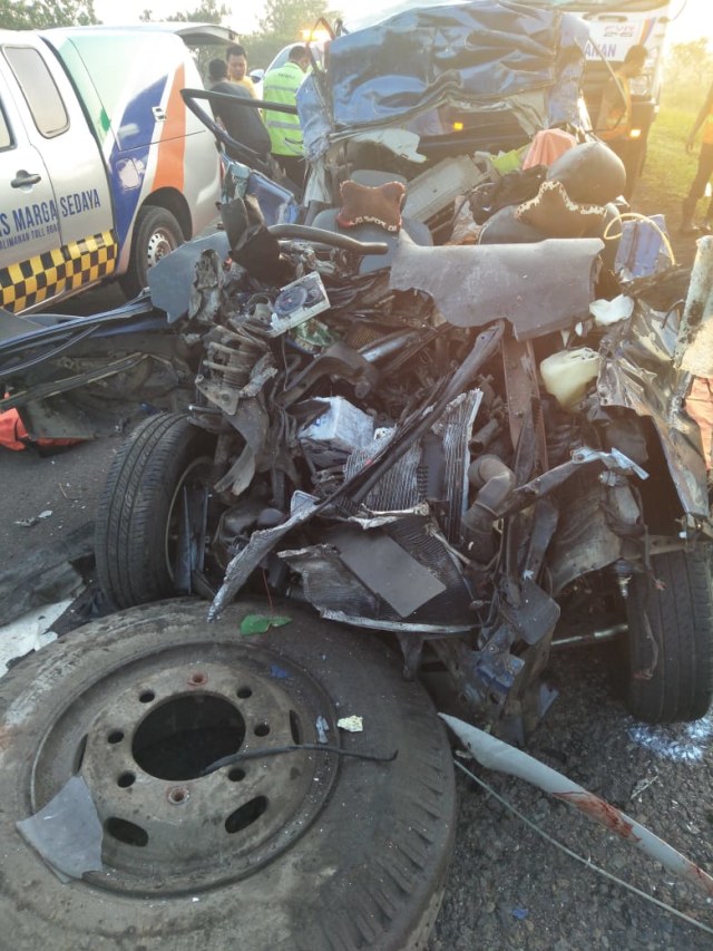 Kondisi mobil yang mengalami kecelakaan di Tol Cipali. Foto: Dok. Polres Subang