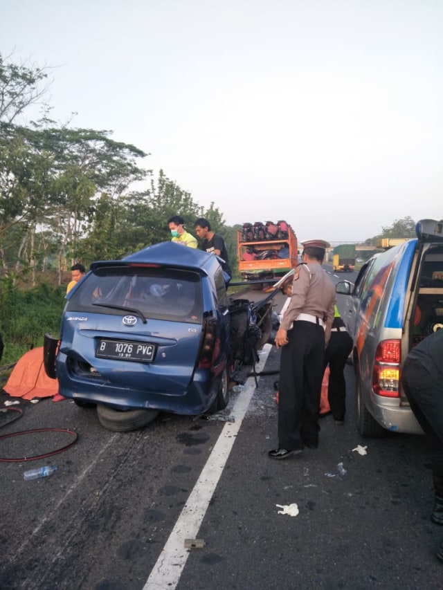 Kondisi mobil yang mengalami kecelakaan di Tol Cipali. Foto: Dok. Polres Subang